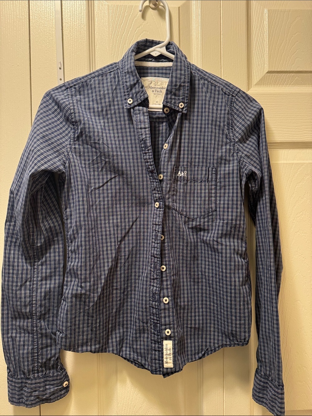 Abercrombie & Fitch Men's Navy and White Plaid Button-Down Shirt size xs